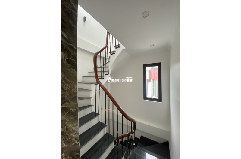 Tôi chủ nhà cho thuê nhà lô góc, mới,vỉa hè, 115m2- 5T, Duy Tân_45 Tr
